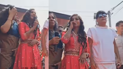 monalisa viral video happy valentines day mahakumbh 2025 kerala jewellery event