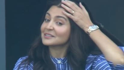 Anushka Sharma Reaction After Virat Kohli Dismissal