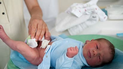 Children care, rules for changing nappy, caution in changing nappy, trending news, viral news, shocking news, health expert view