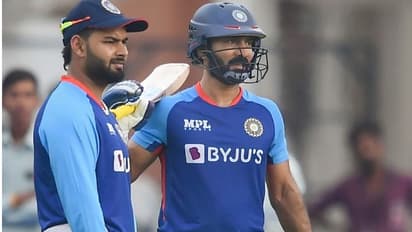 dinesh karthik rishabh pant