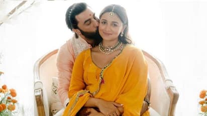 alia bhatt ranbir kapoor blessed with baby girl KPJ
