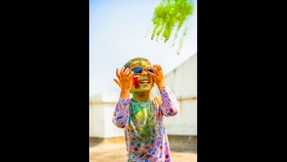 Holi kids 