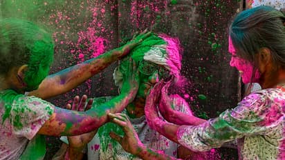 Noida Holi