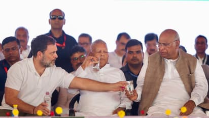  Rahul Gandhi along with Congress Party President Malikarjun Kharge and RJD Chief Lalu Prasad Yadav, during Voter Adhikar Rally
