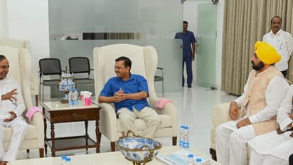 Arvind Kejriwal with KCR