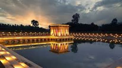 ইতিহাস ঘুরে দেখতে চান? কলকাতার কাছেই পাবেন, ঘুরে আসুন চাঁদনি জলটুঙ্গি