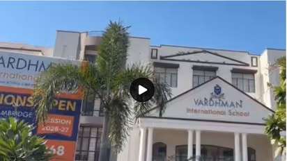 IT raid on jaipur prestigious vardhman school