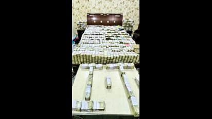 Income Tax Raid in Shoe Traders Agra