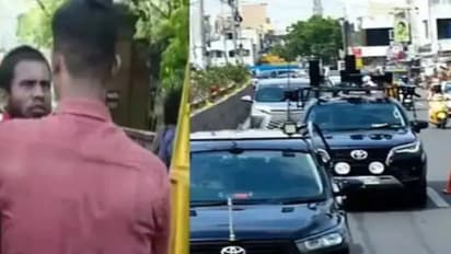 CM Vijay Convoy