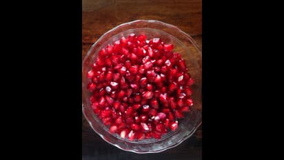 বেদানা খেলেই দূরে পালাবে এইসব রোগ-বালাই! জেনে নিন এই ফলের কিছু আশ্চর্য উপকারিতা