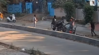 Man Killed By 6 Men infront of his Childs School