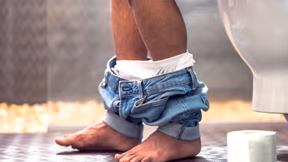 How men should pee in the toilet