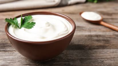 How to prevent curd from sourness 