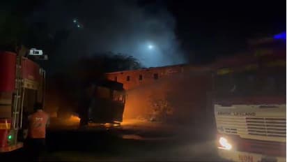 टैंकर में लगी आग