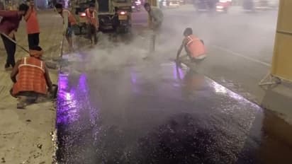 Mumbai road potholes