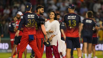 RCB Virat Kohli with Preity Zinta PKBS owner