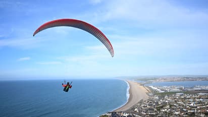 Brother and Sister Die in Oman Paragliding Accident