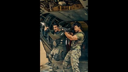 BADE MIYAN CHOTE MIYAN Akshay Kumar tiger Shroff First Look