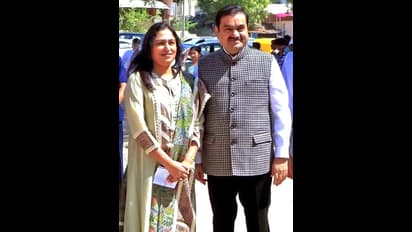 Gautam adani with wife
