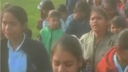 Alwar news Students gave unique farewell to teacher in Rajasthan