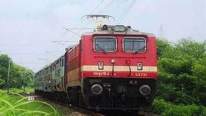 Ernakulam Nizamuddin Express 