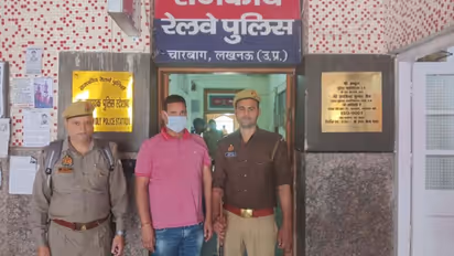 Lucknow tte arrested