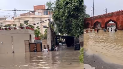 Flood situation in Delhi  Yamuna water is flowing over the border bsm
