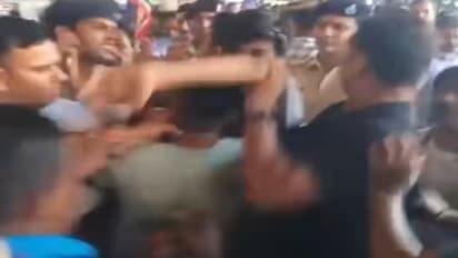 hawkers vs rail police force