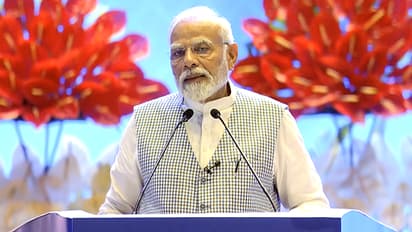 PM Narendra Modi listened to the experiences of the workers and officials on duty at the G20 Summit bsm