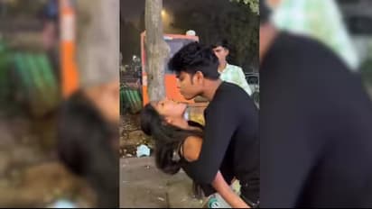 Netizens were surprised to see the couple s viral video of Fuchka s face change on social media bsm