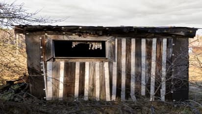  AC is running in the hut Sensational incident in central Kolkata