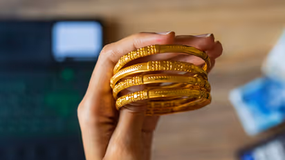 Can I apply for a loan using a gold loan app without visiting a branch