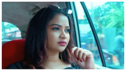 chembaneerpoovu serial review