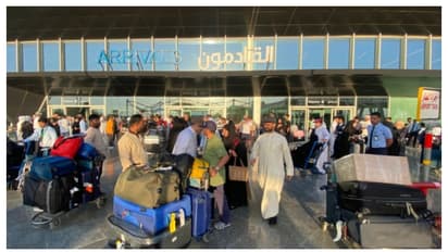 kuwait evacuates  334 citizens 
