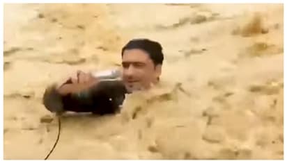 pakistani journalist swept away in flood on live reporting