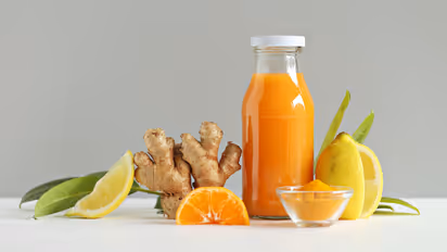 orange and turmeric juice