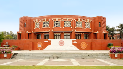 IIM Lucknow Opens Admissions for Batch 3 of Executive Leadership Programme