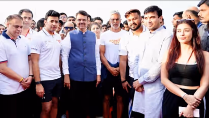 Tajinder Singh Tiwana Leads NaMo Yuva Run on Mumbai Coastal Road for PM’s 75th