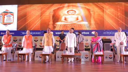 Former President Ram Nath Kovind, Family Chant ‘Namokar Mantra’ Together