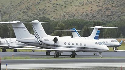 super rich flee middle east war private jets