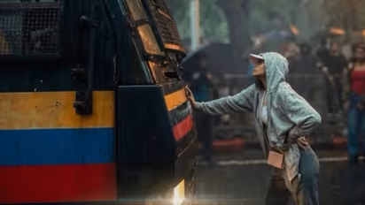 Meet Rhiya Ekousiya: The Viral CJP Girl Whose Fearless Stand in Front of Mumbai Police Van Grabbed Attention