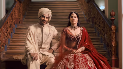 Janhvi Kapoor Marries Ishaan Khatter in Viral Video; His 'She's Worth the Wait' Remark Steals Hearts | Watch