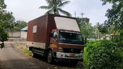 Money theft from parcel lorry