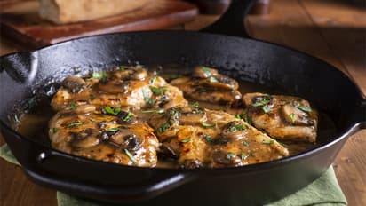 5 thing you should not cook in iron cookware