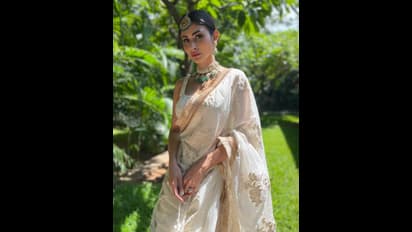 Mouni Roy 