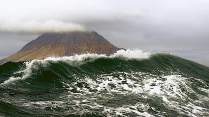 massive 7 5 earthquake hits russian island tsunami warning during corona outbreak kpt