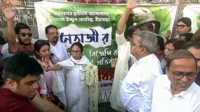 Mamata Banerjee stages a protest over the alleged insult to freedom fighter Netaji Subhas Chandra Bose