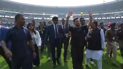 Lionel Messi Gets Roaring Welcome at Salt Lake Stadium in Kolkata 
