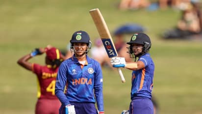 Harmanpreet Kaur and Smriti Mandhana