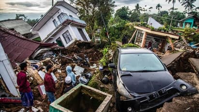 Devastating earthquake in Indonesia, shocking pictures